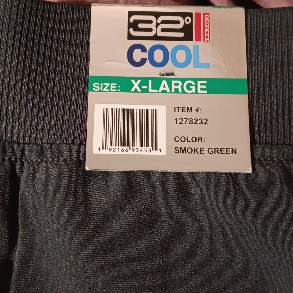 32° COOL Golf Skort - Picture 2 of 4